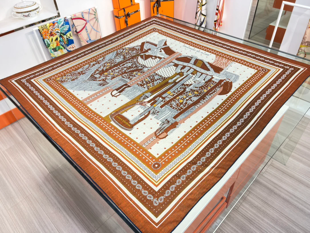 Большой двусторонний бархатный шарф Hermes - 140 см - 002