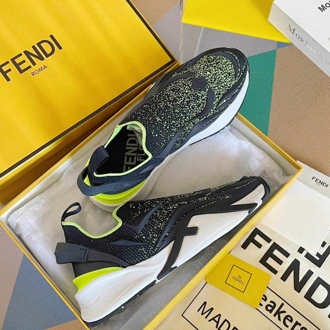 Новинка 2023 года от Fendi - кроссовки Flow Series Flyknit - черно-желтые.