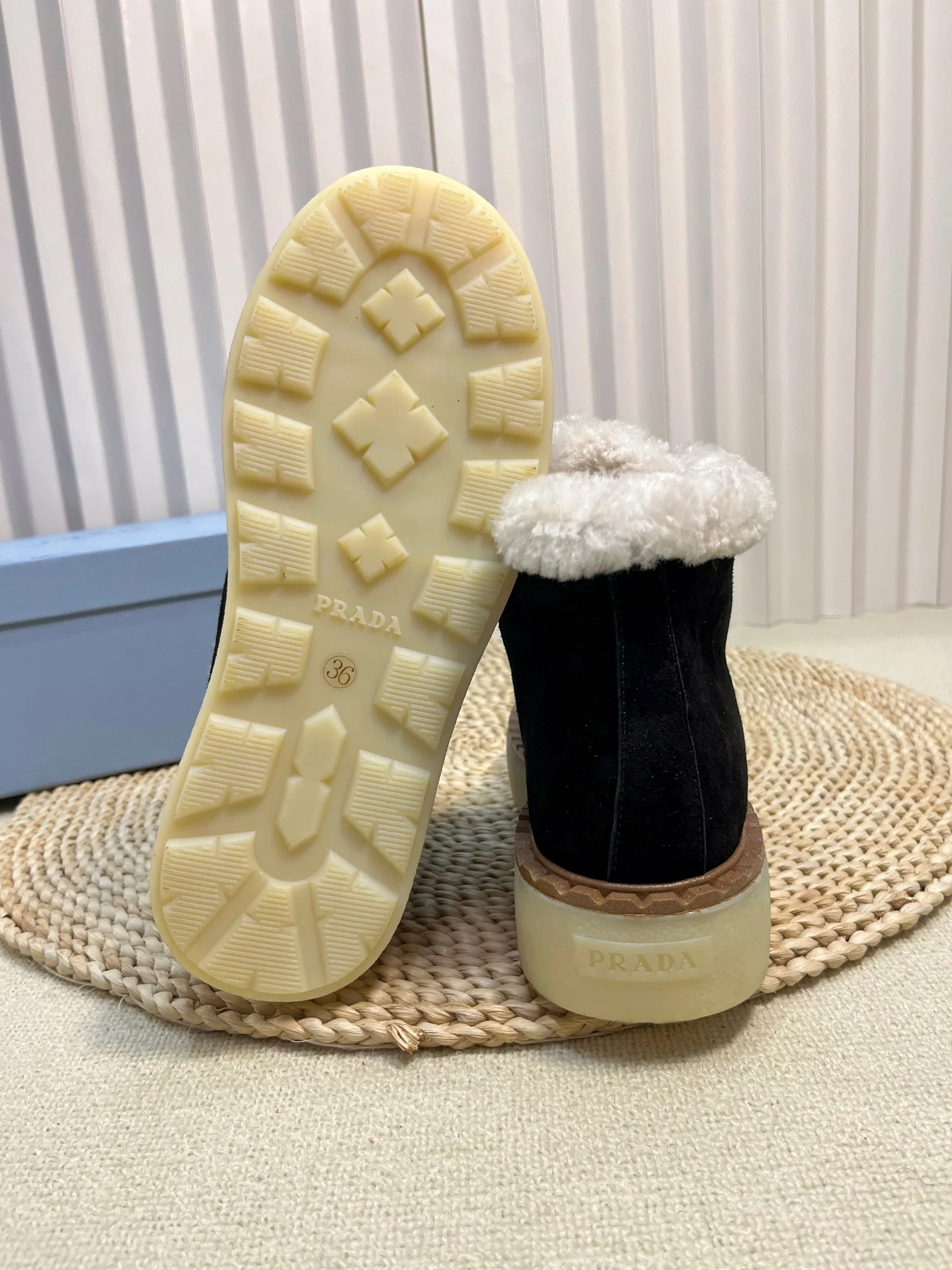 Шерстяные сапоги Prada 2024 - черные