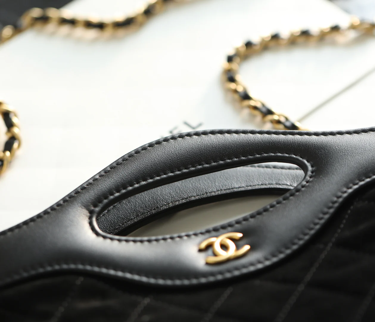 Сумка Chanel 25p nano31, замша, черная.