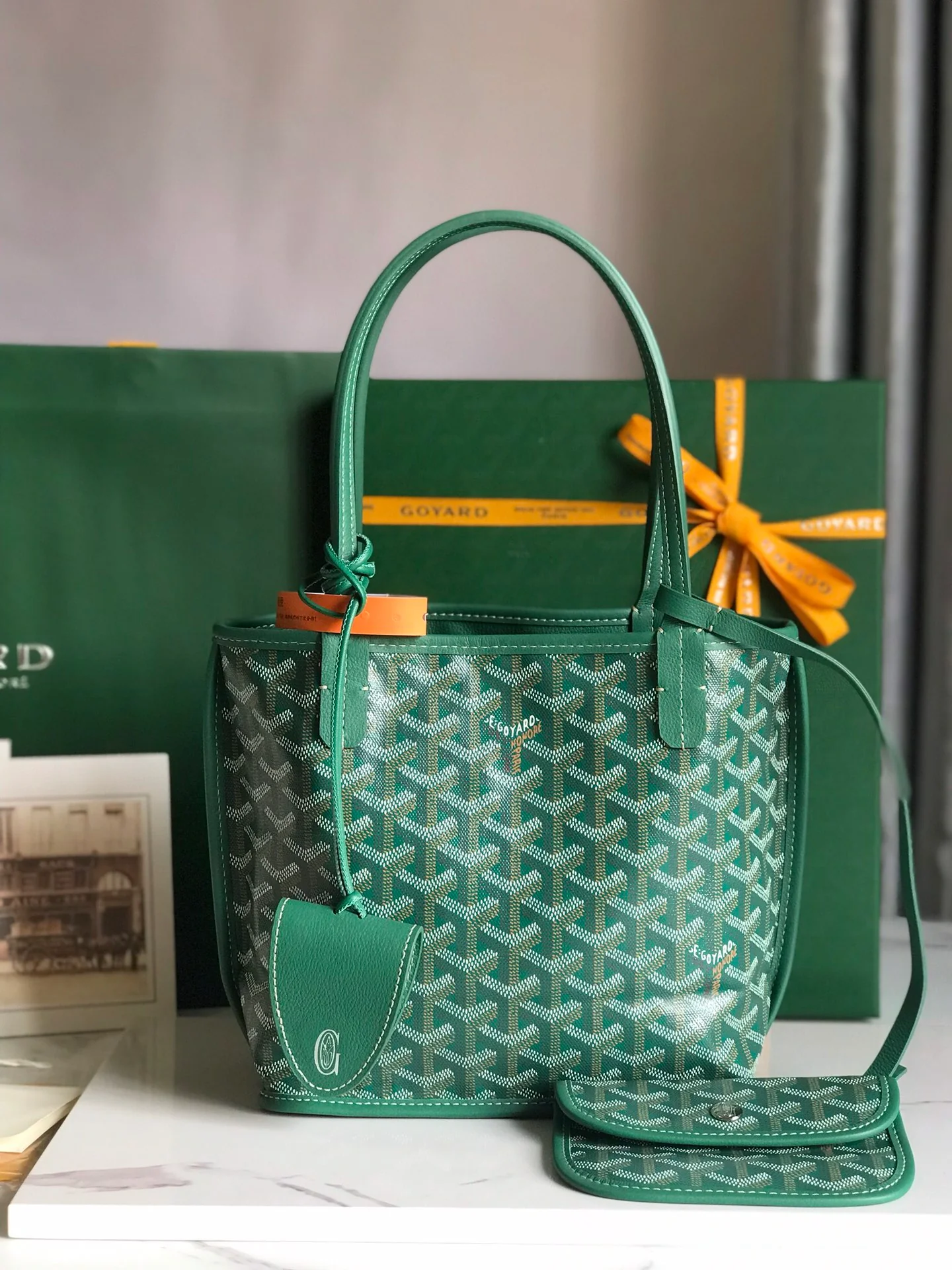 Двусторонняя сумка Goyard из телячьей кожи с узором - зеленая.