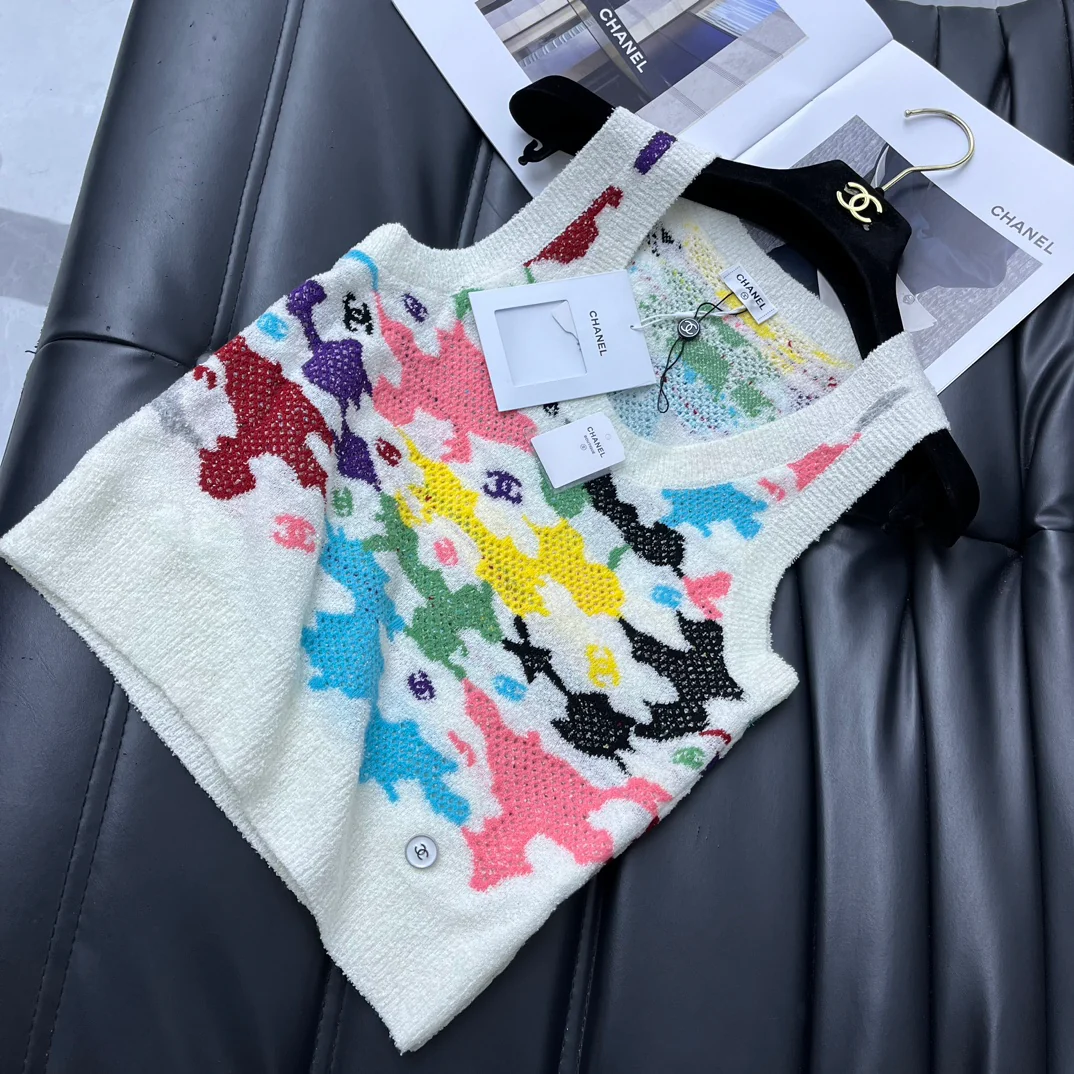 Chanel - 2404-24 Новинка: Вязаный жилет с ажурным узором