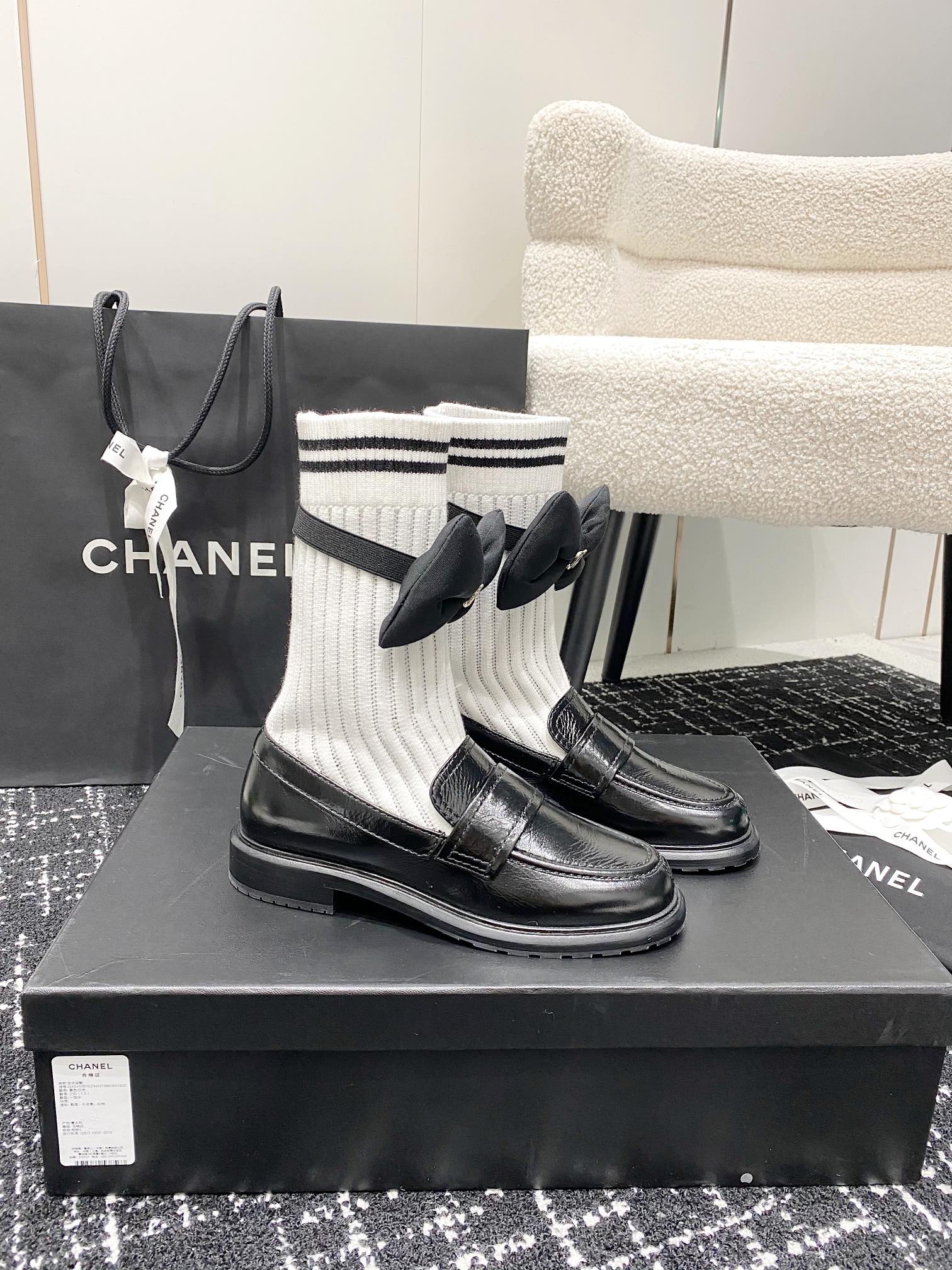 Лоферы Chanel 2024 в стиле 