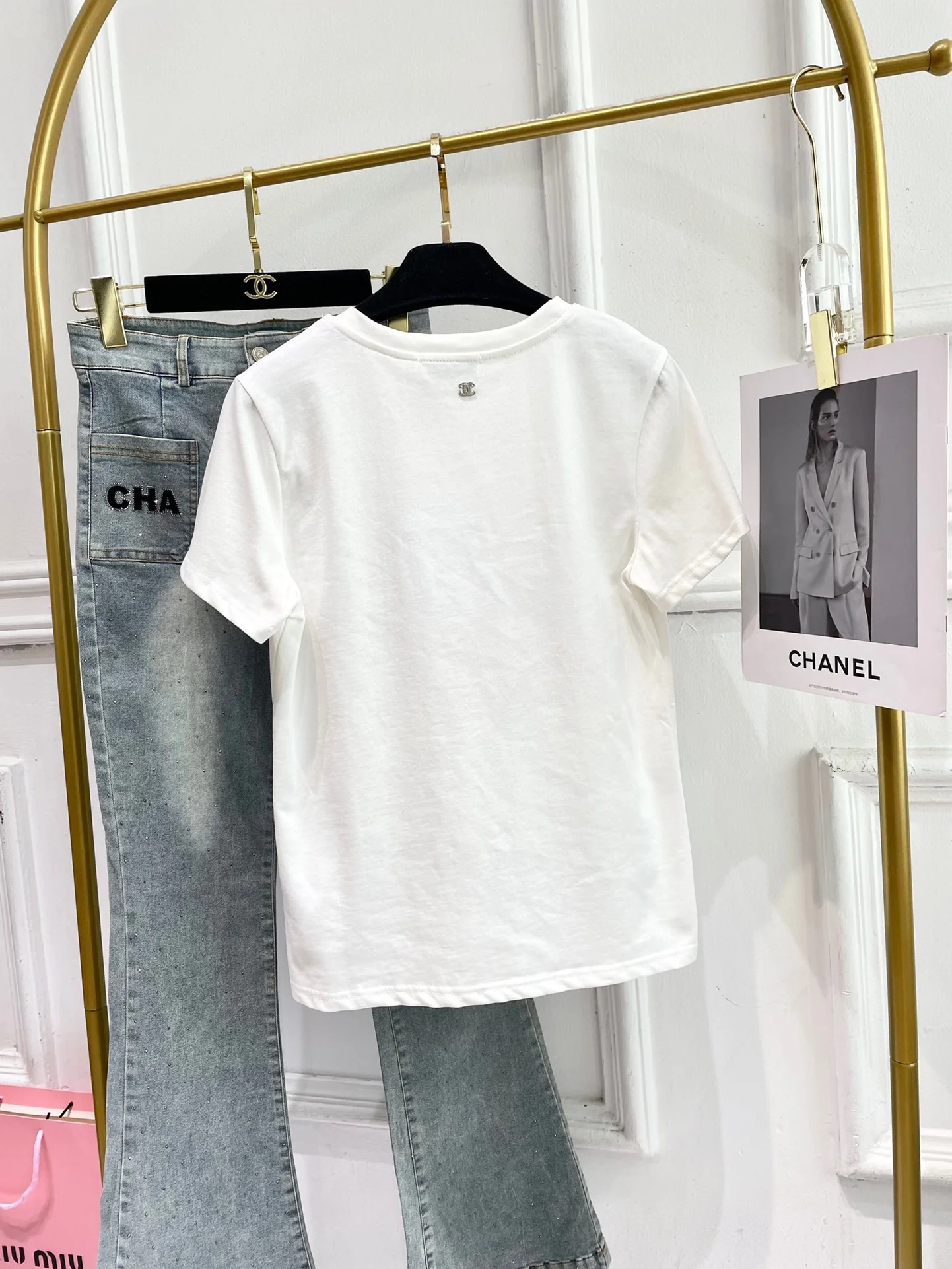 Футболка Chanel 2403 с круглым вырезом и принтом из пайеток, с коротким рукавом