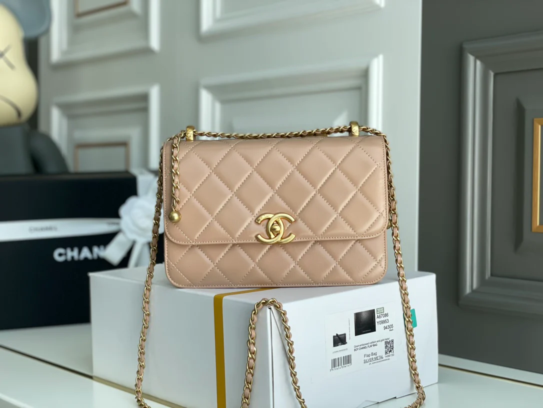 Chanel Double Gold Ball CF - Кожа цвета молочного чая с золотой пряжкой - Маленький размер 19 см