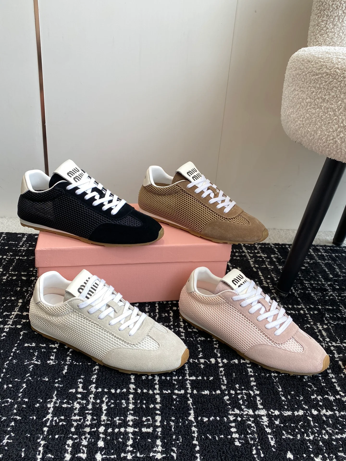 Слипоны Miu Miu 2024 — изображение коллекции