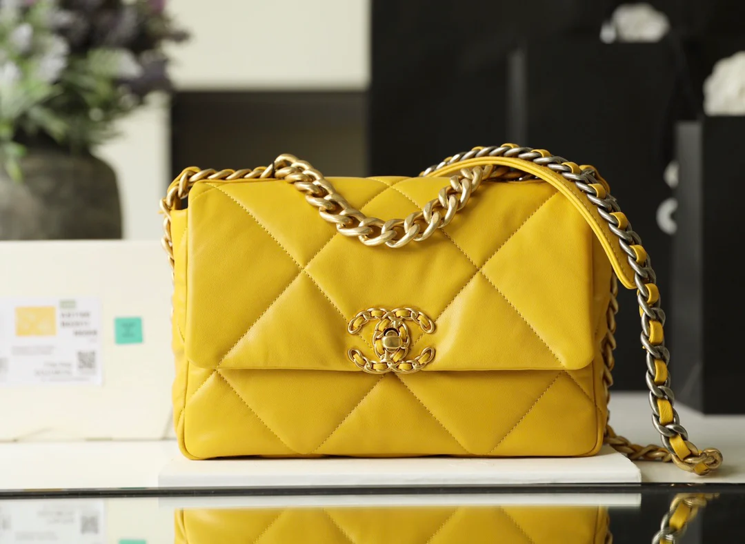 Сумка Chanel 19 - маленькая, желтая