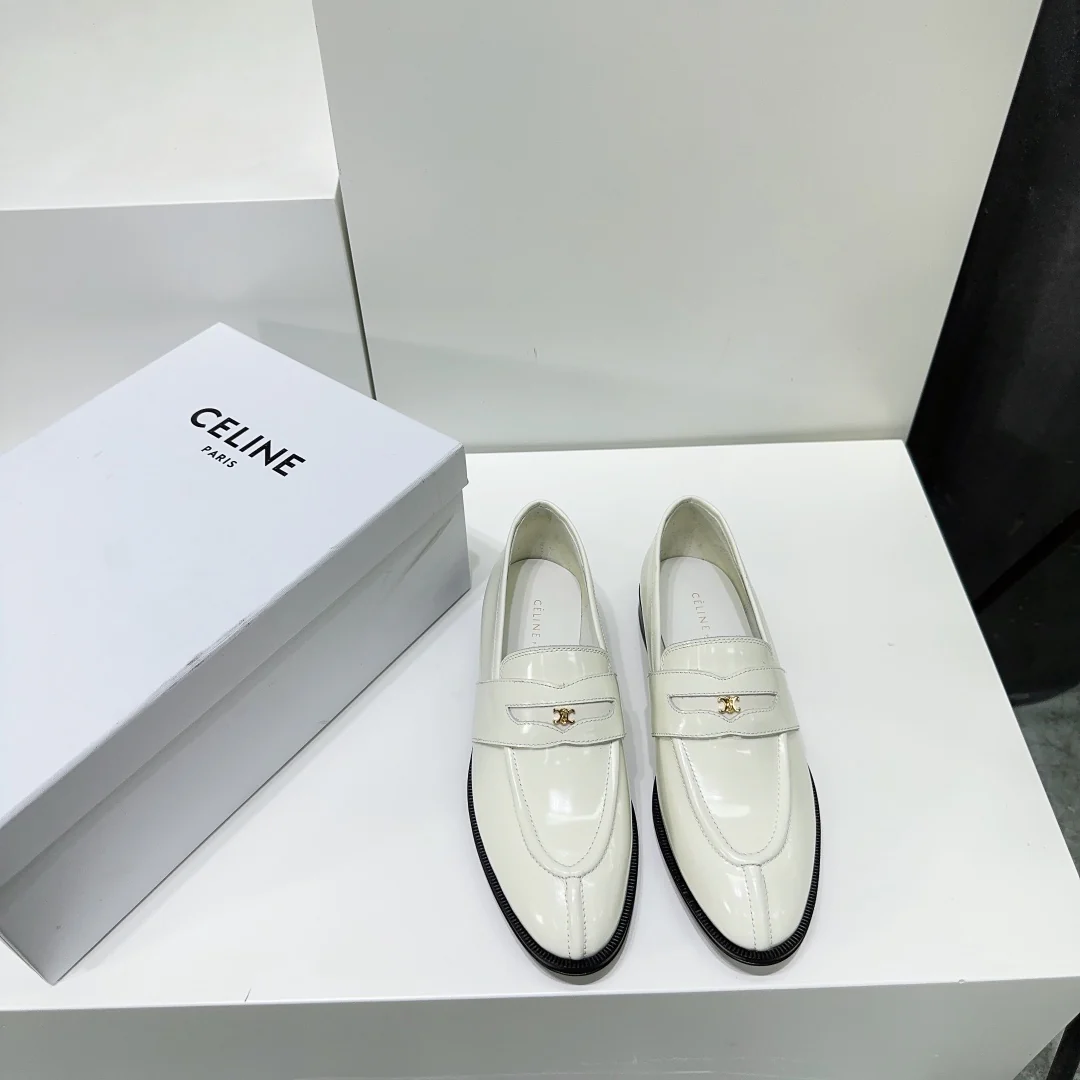 Новинка сезона осень/зима 2023 от Celine - туфли унисекс в стиле 