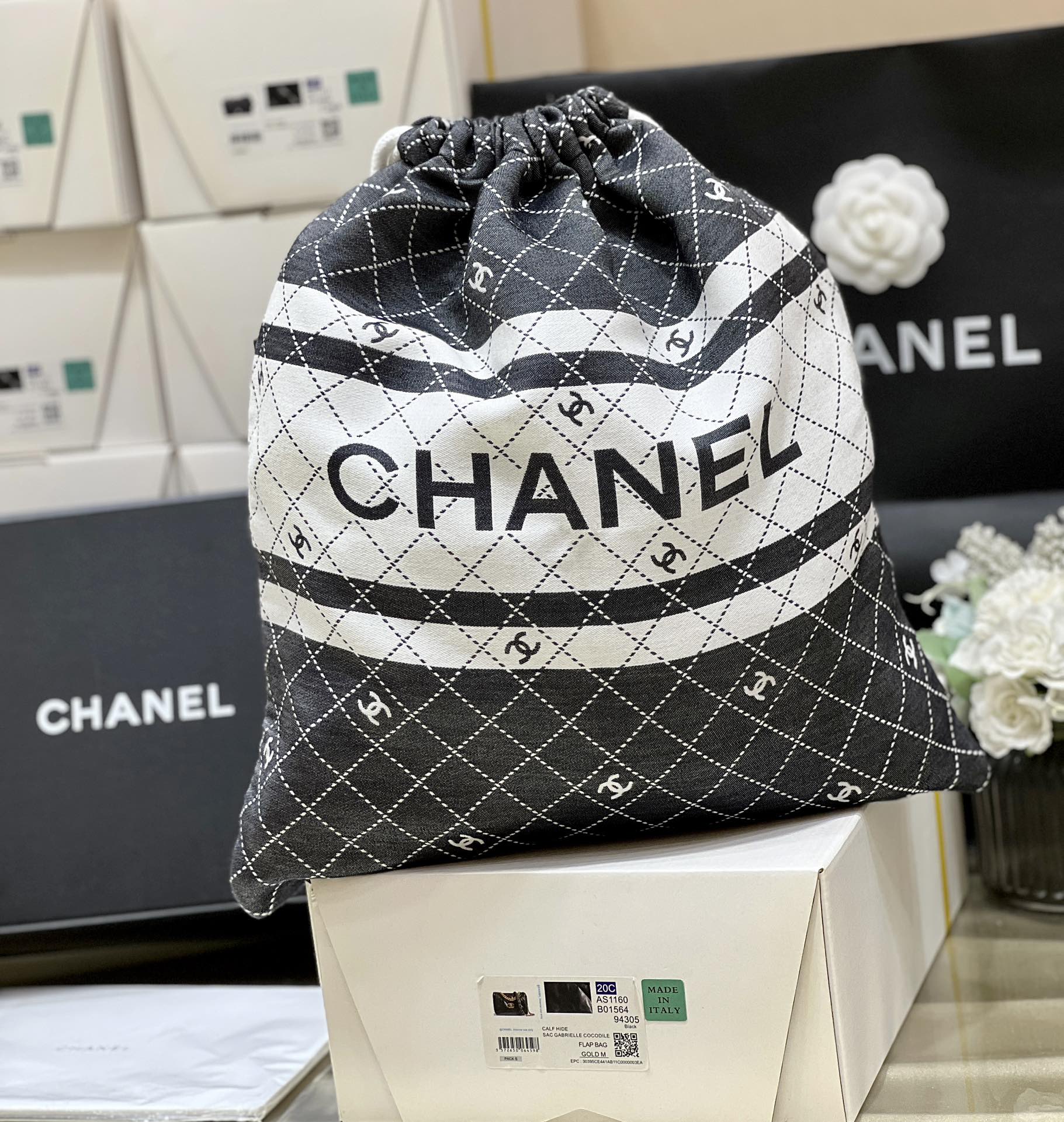 Пляжная сумка Chanel 24p Shawl Resort Beach Bag - черная