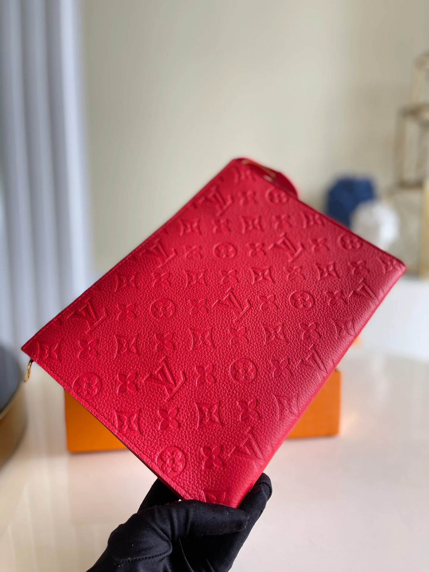 LV-M45665-Красная рельефная застежка-клатч