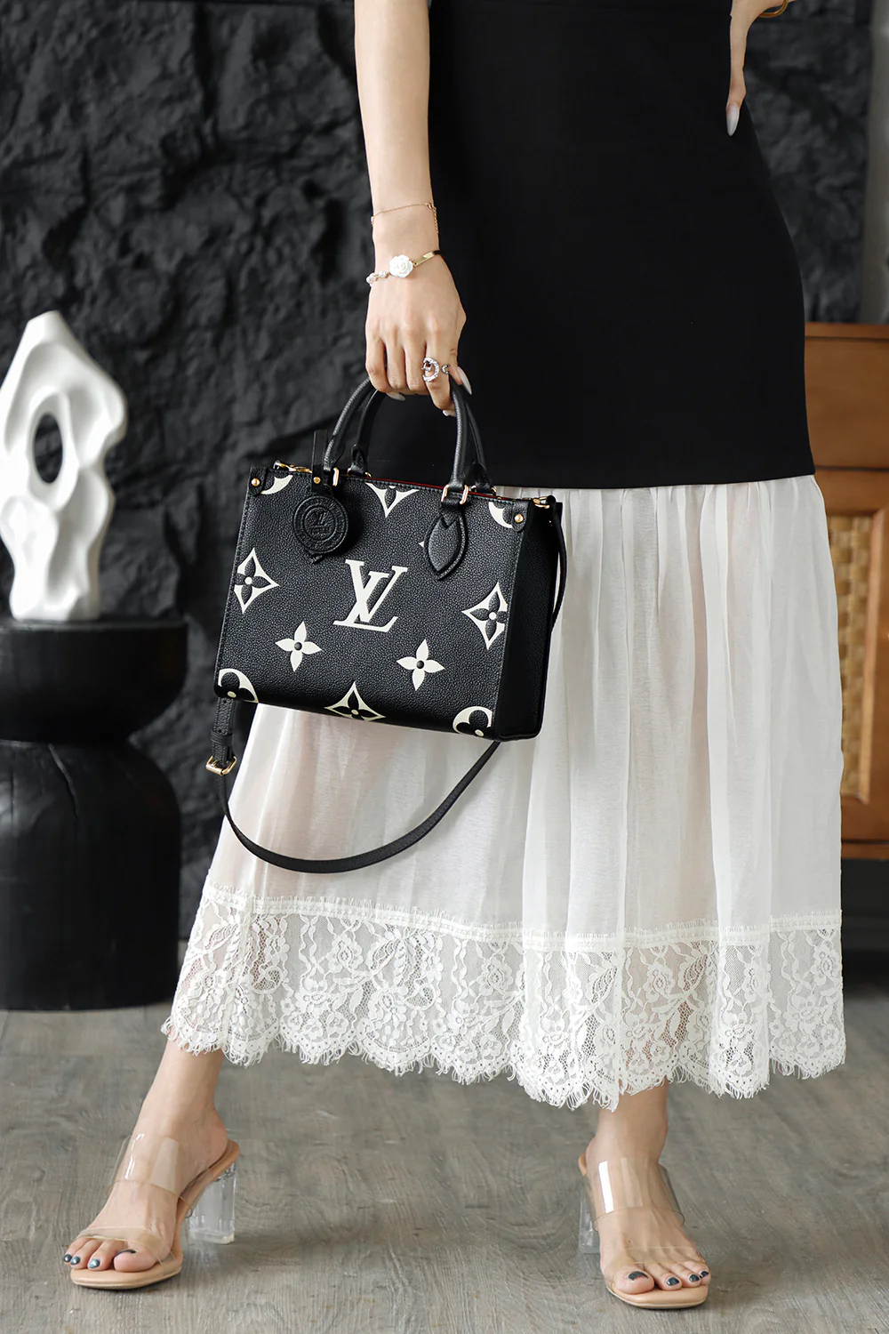 LV-m45659-onthego Маленький - Черно-белый