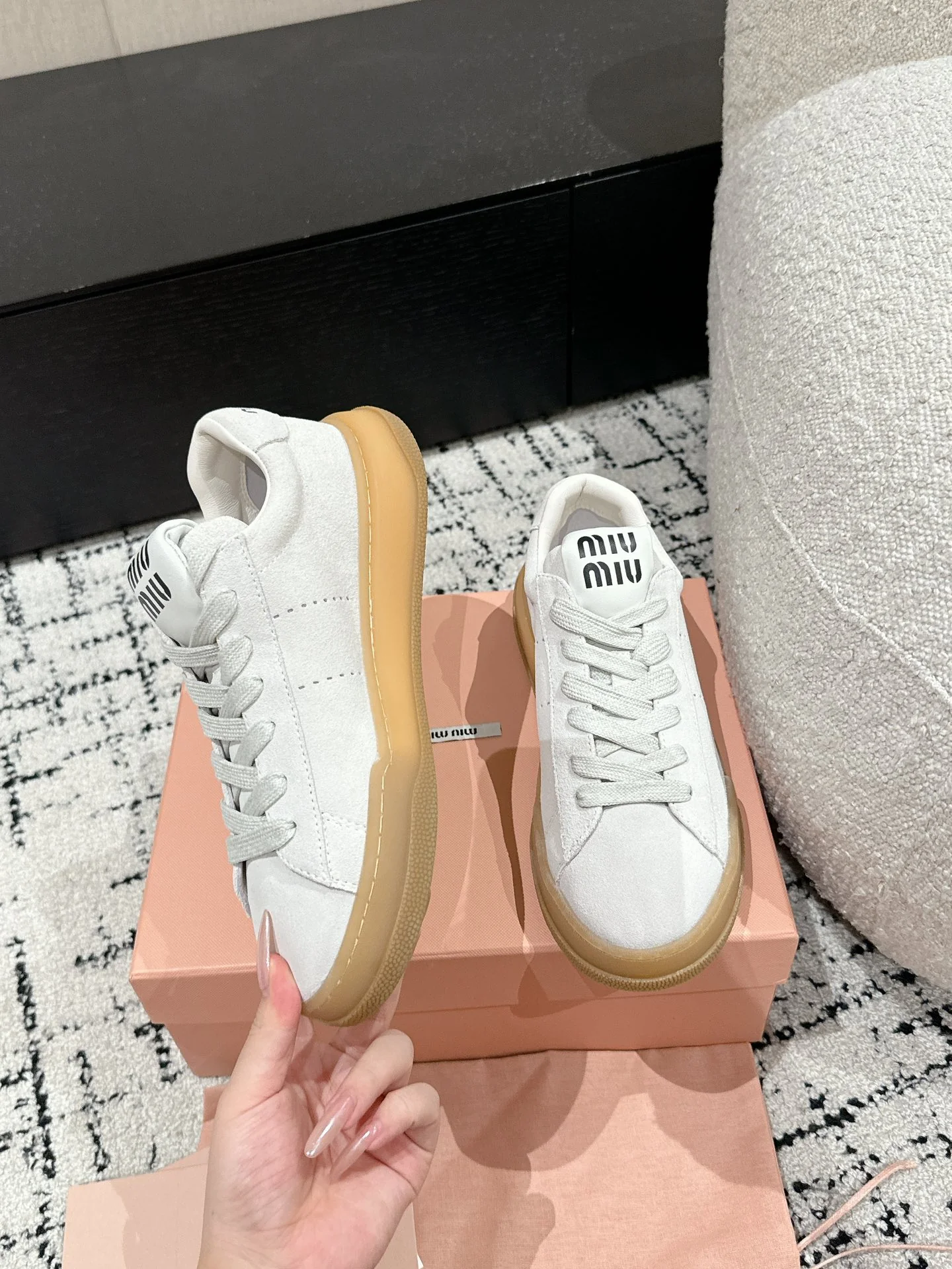 Повседневные туфли Miu Miu 2024 - белые