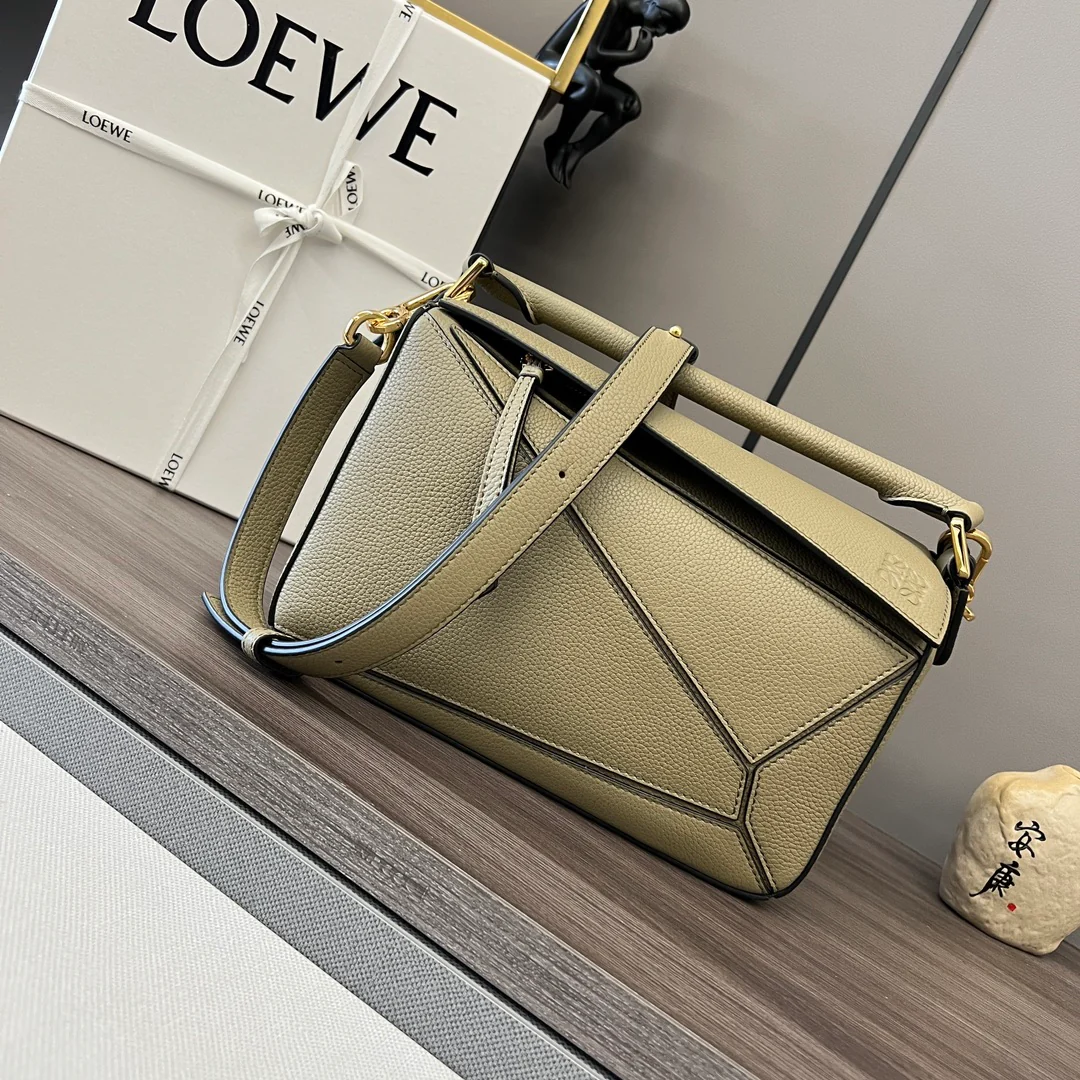 Сумка Loewe Grain Leather Puzzle, маленький размер, цвет ?артишоковый зеленый?
