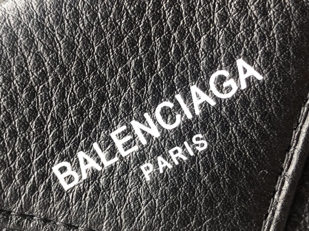 Balenciaga-新款V型三折短夹