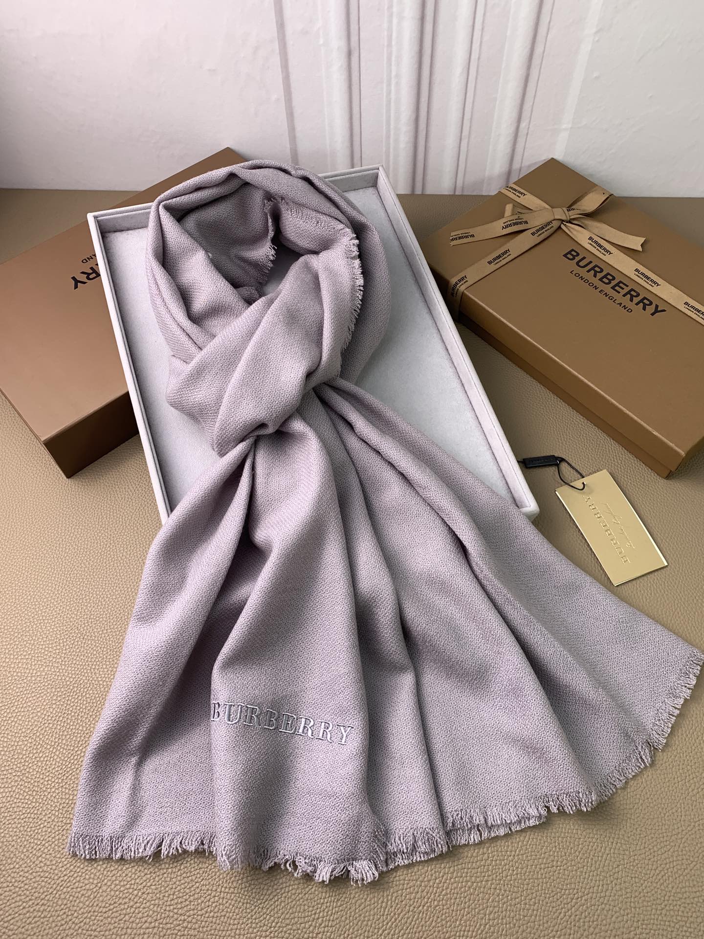 Однотонный шарф Burberry - 200 см - 85 см - 85 см - Кашемир - 15 см - Шелк - Серый