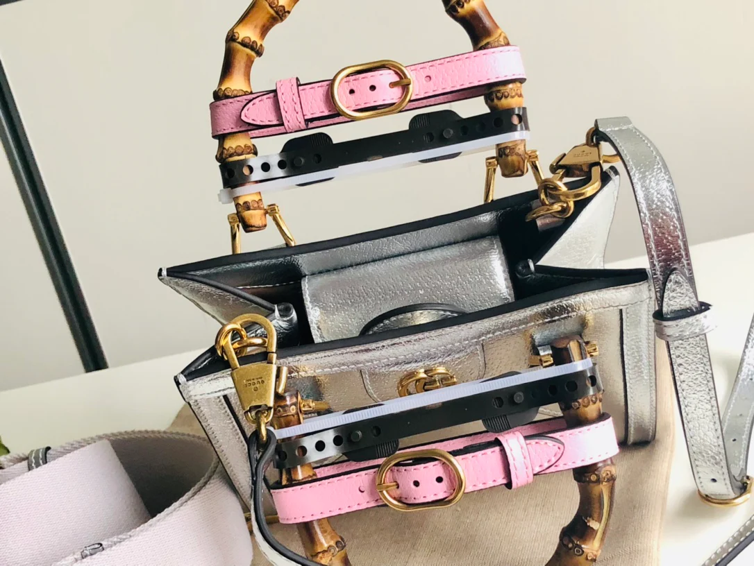 Сумка Gucci Bamboo, серебристая, 20x16x10 см.