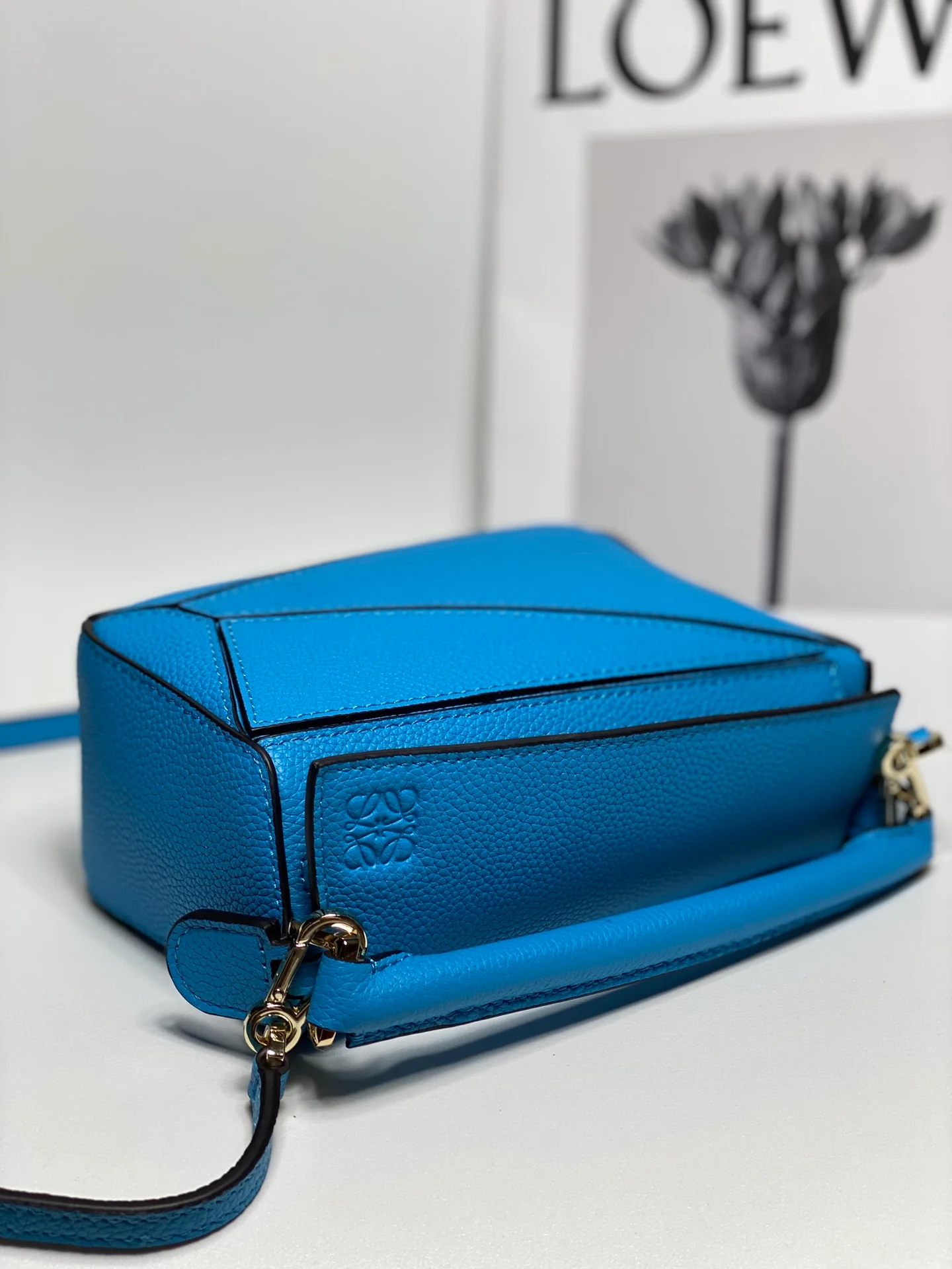 Loewe Puzzle Mini Lychee Blue
