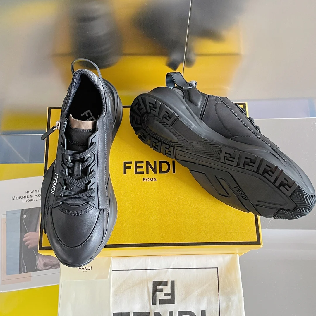 Fendi - Повседневные кроссовки - Черный монограммный дизайн