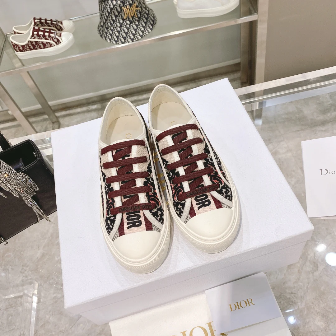 Канвас Dior с вышитым леопардовым принтом