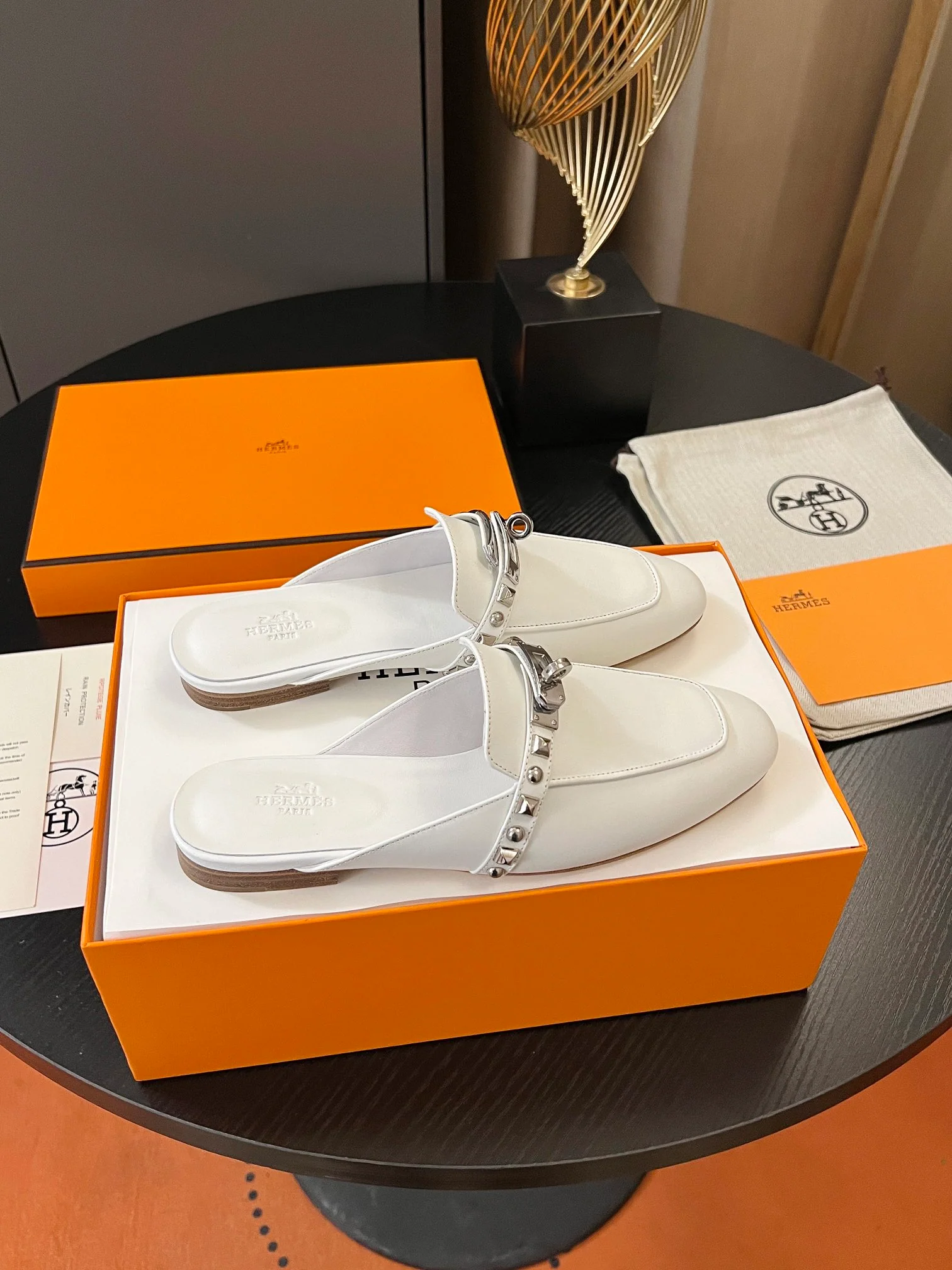 Мюли Hermes 2024 с металлической пряжкой - Сандалии без застежек - Черные