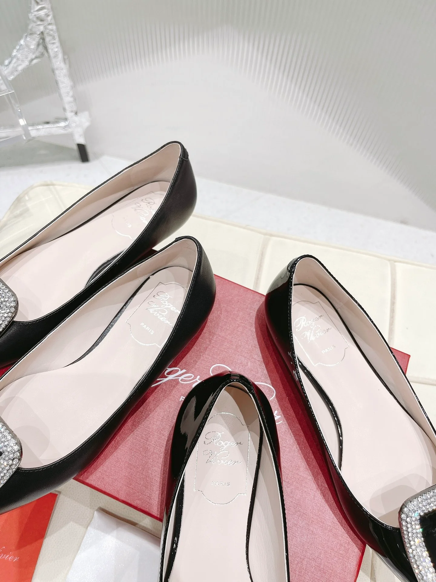 SF Ferragamo - Туфли-балетки с острым носком