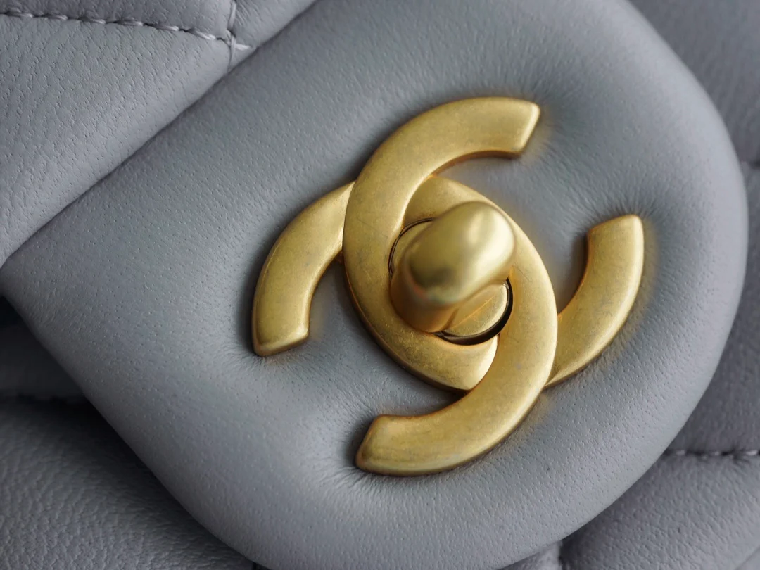 Мини-кювета Chanel CF Gold Ball - светло-серый