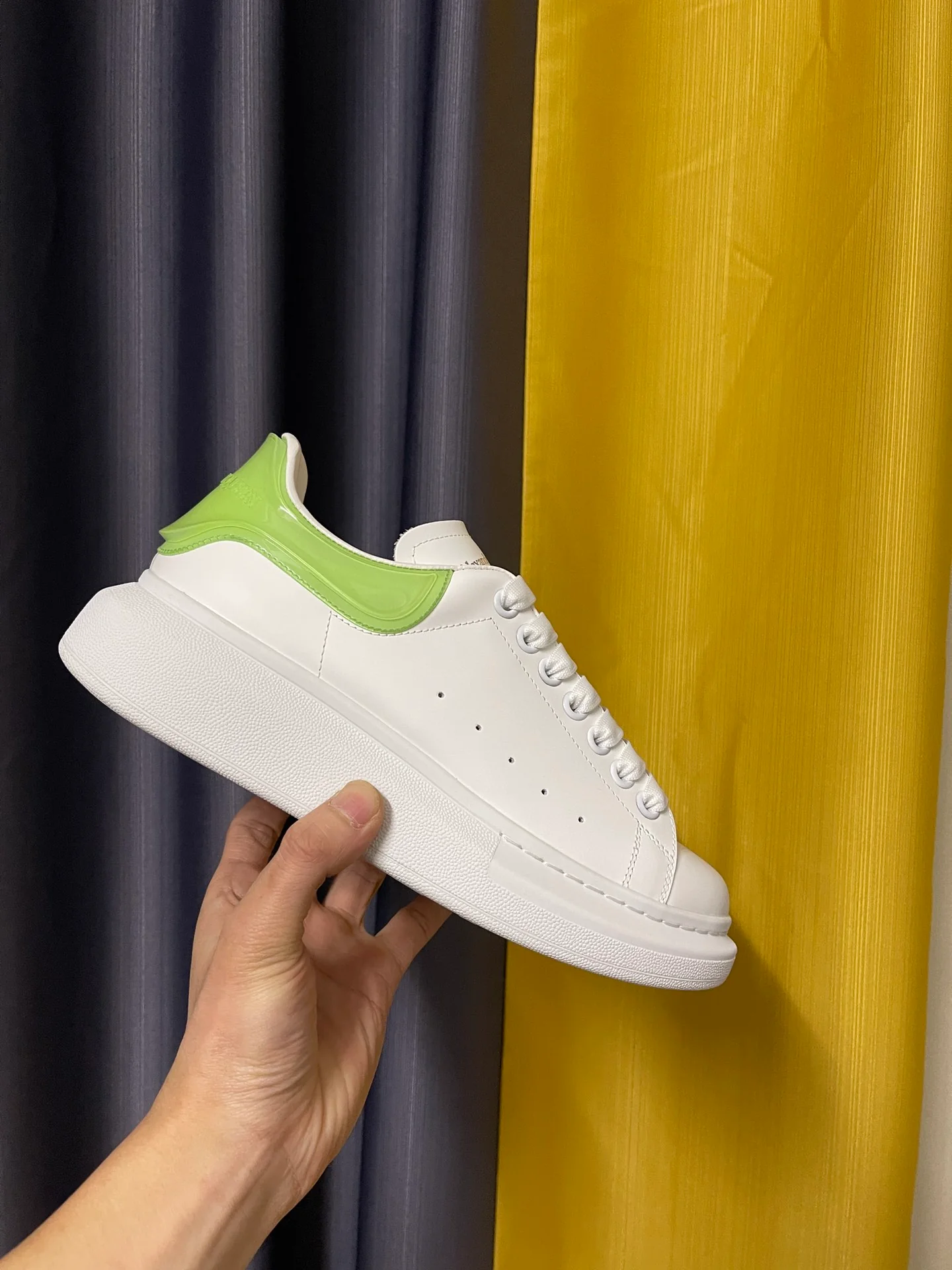 Классические белые кроссовки McQueen - унисекс - светло-зеленый резиновый каблук - премиум-издание