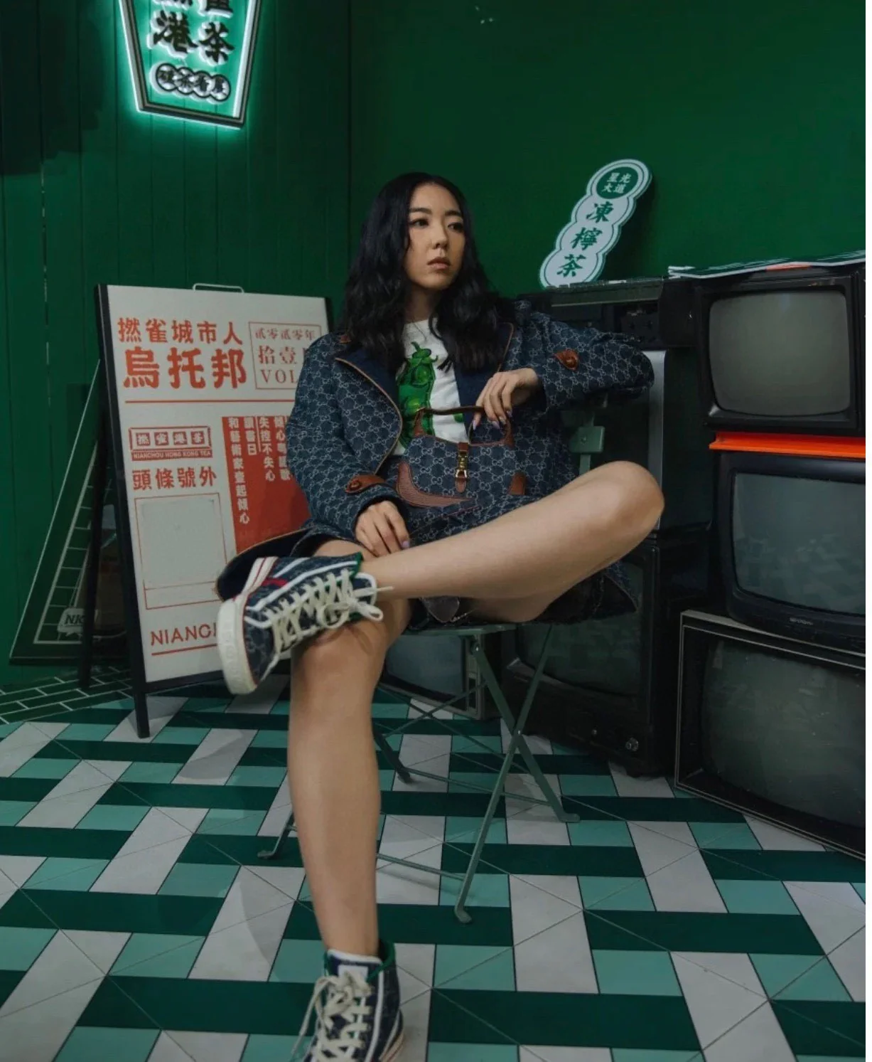 Gucci-经典 mini Jackie 牛仔帆布手-腋下包-上身图分享