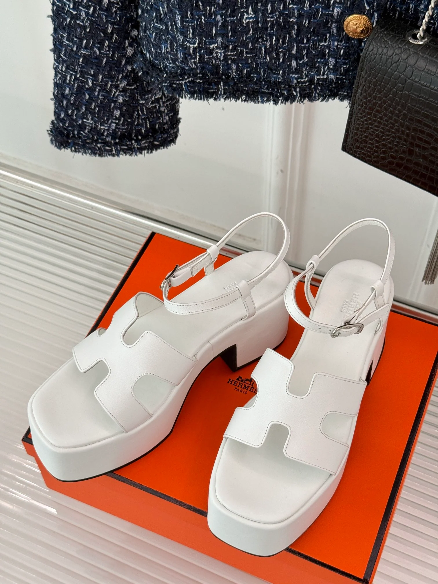 Босоножки на платформе Hermes 2024 на высоком каблуке - белые