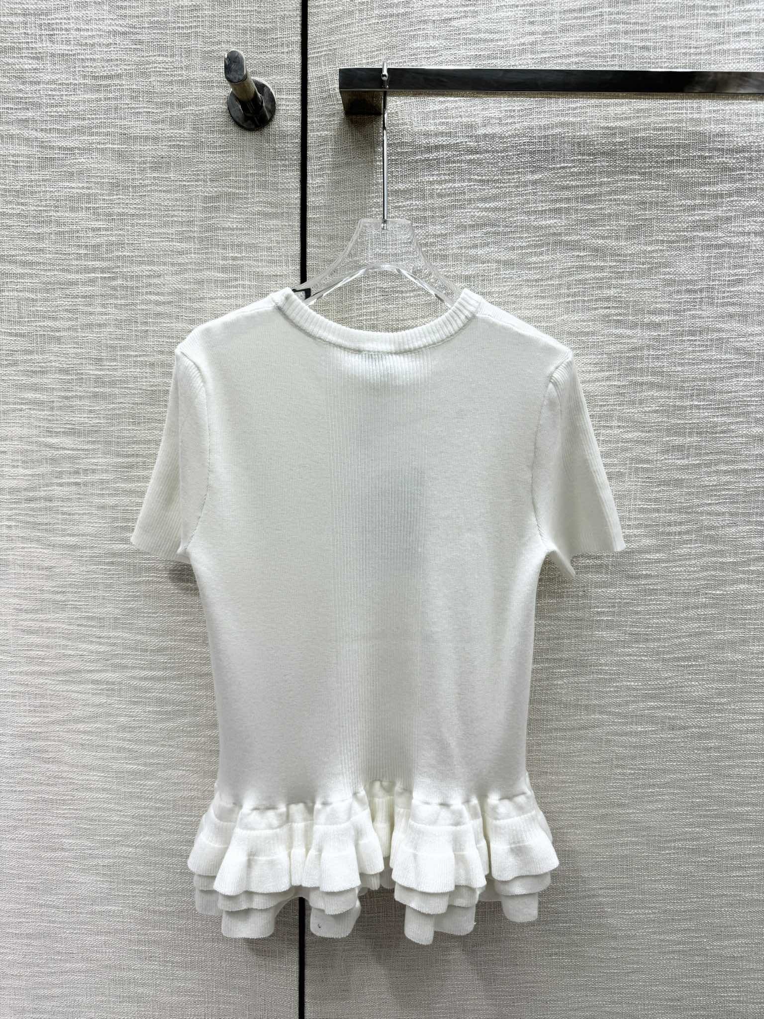 Платье Chanel 2403 с коротким рукавом, кружевной вязкой, белое.