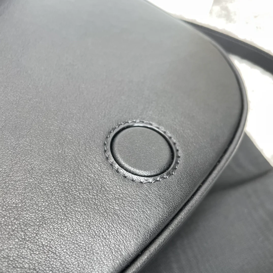 Celine-folco-cuir-triomphe-сумочка-1