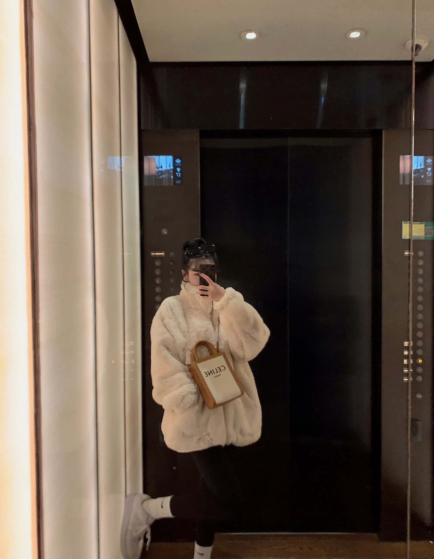 Миниатюрная вертикальная сумка Celine Cabas из кожи с принтом