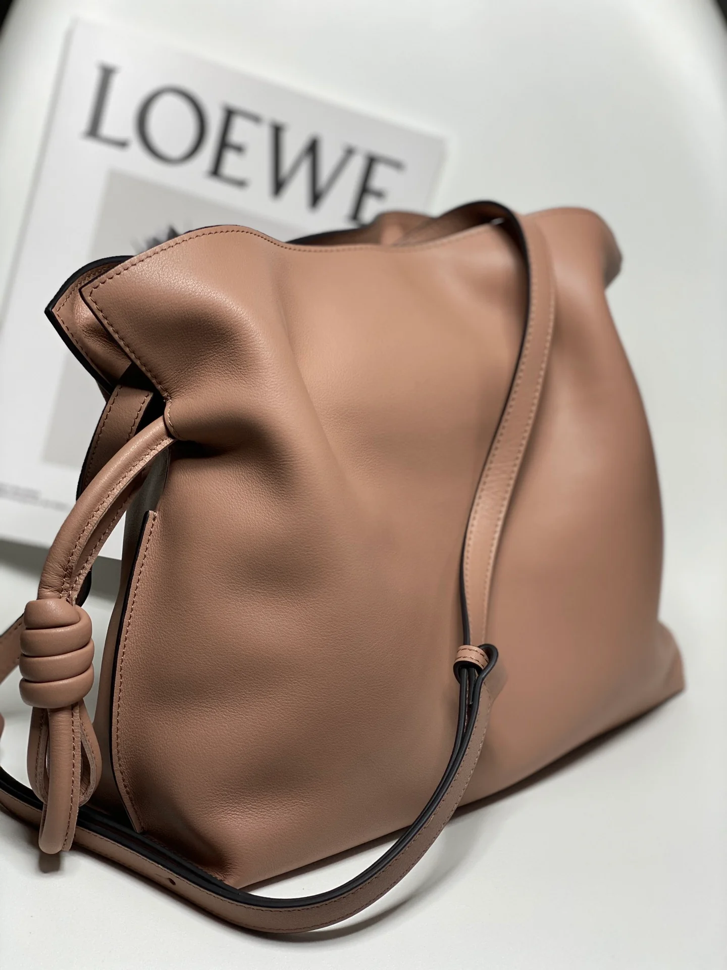 Loewe 2020, обновленная версия - Фламенко - Телячья кожа - Телесный цвет