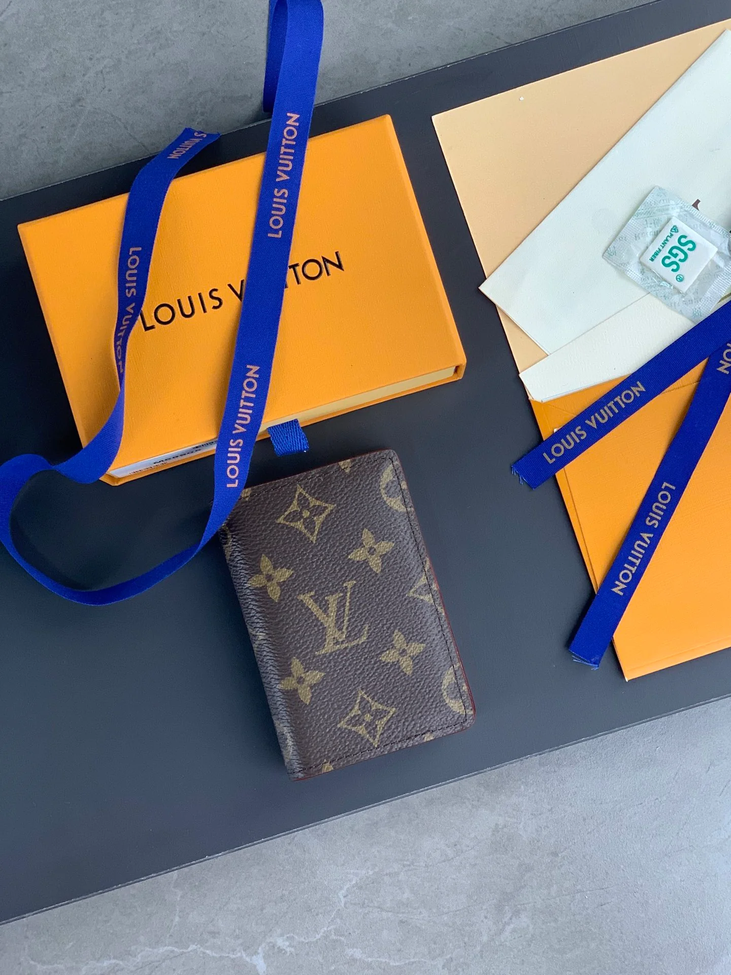 LV-m68905-mongram card holder-patchwork yellow