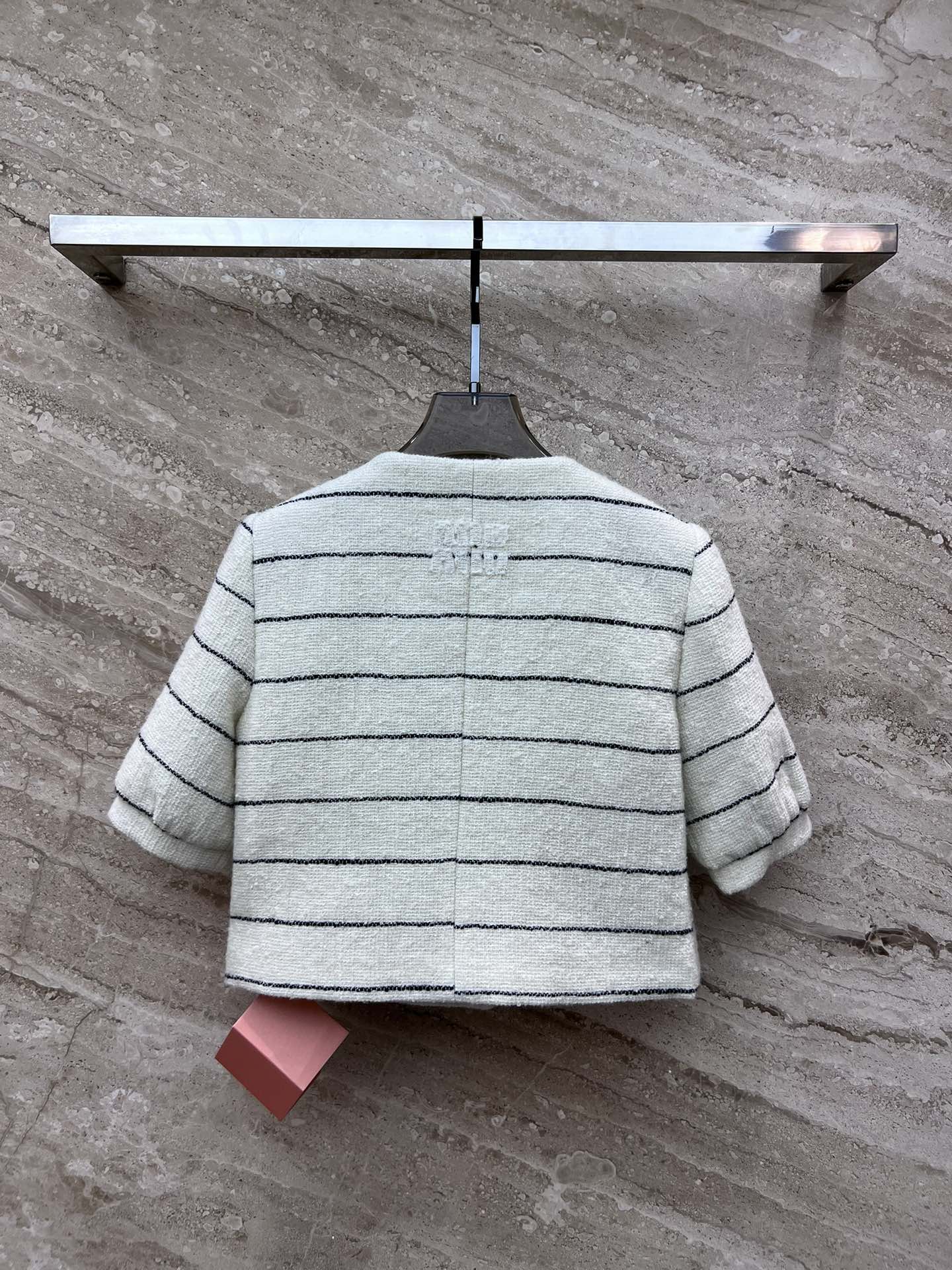 Miu Miu - 2404 - Комплект из полосатой куртки с короткими рукавами и юбки