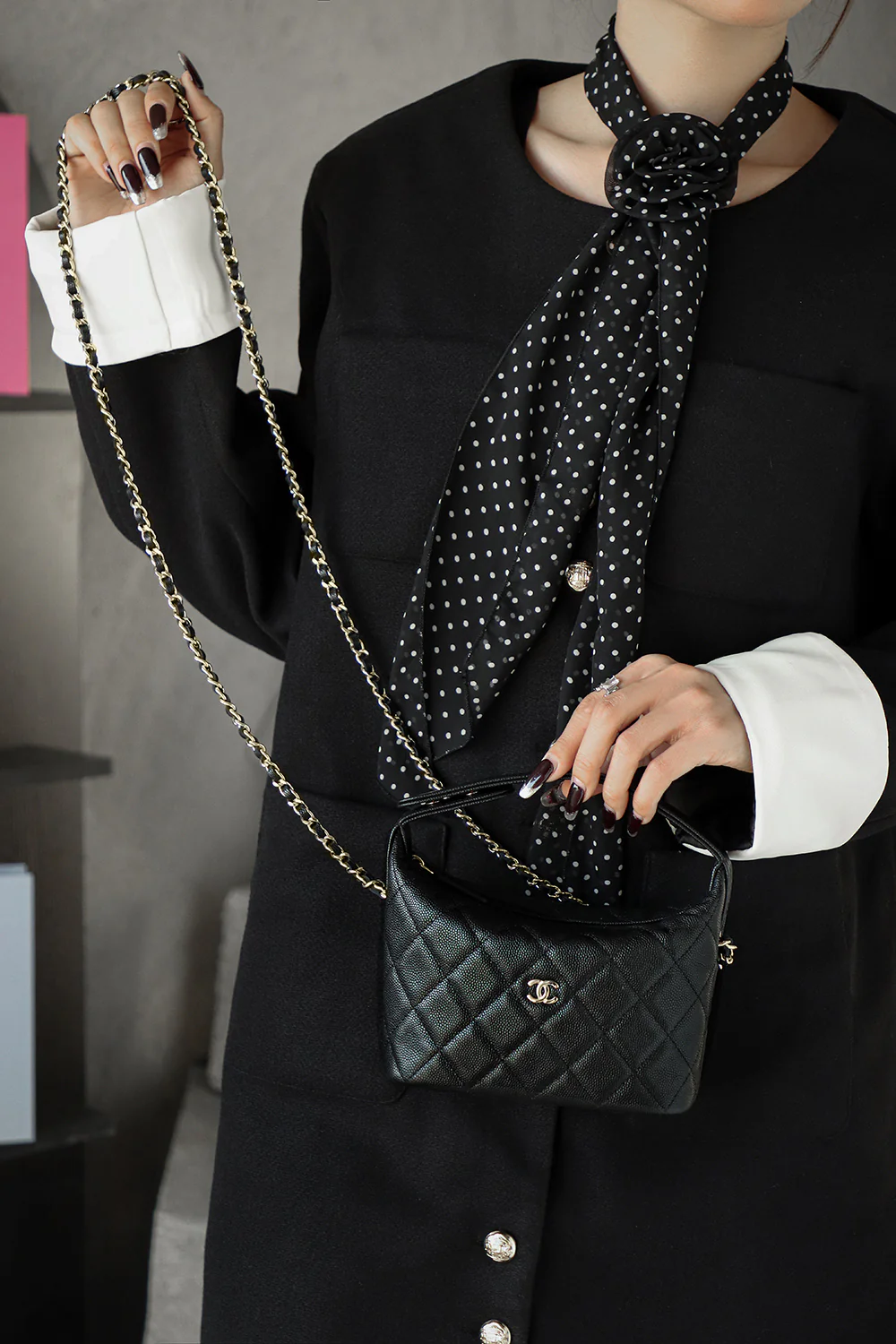 Chanel 25c - Средняя длина, телячья кожа - Сумка для ланча - Черная с золотой фурнитурой