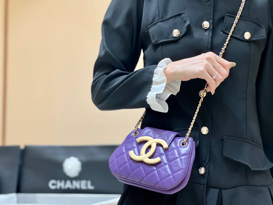 Новая коллекция Chanel ?Ранняя весна? — 24c — Большая ретро-сумка Double C — Мессенджер — Фиолетовая