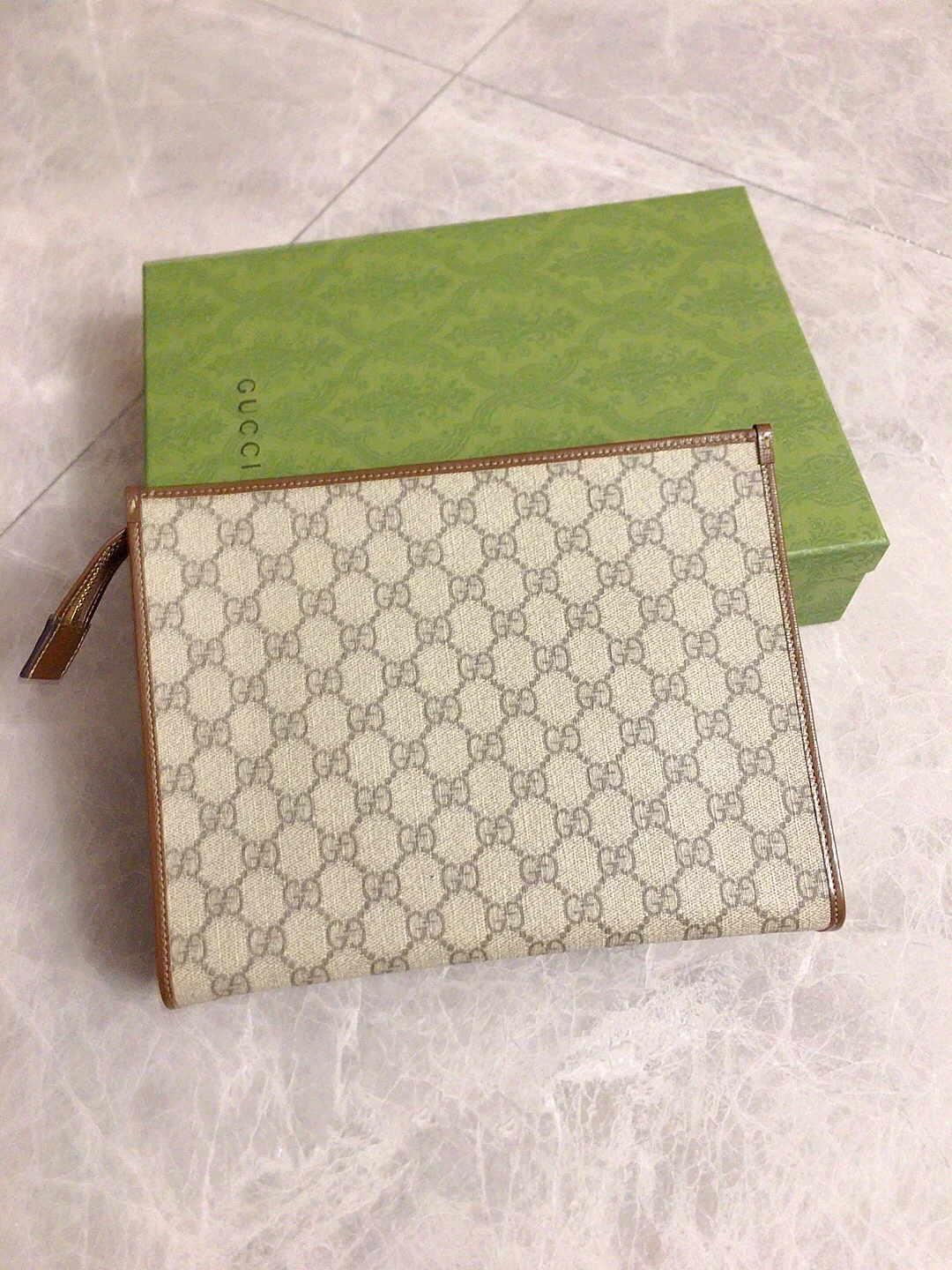 Gucci-新款老花手拿包