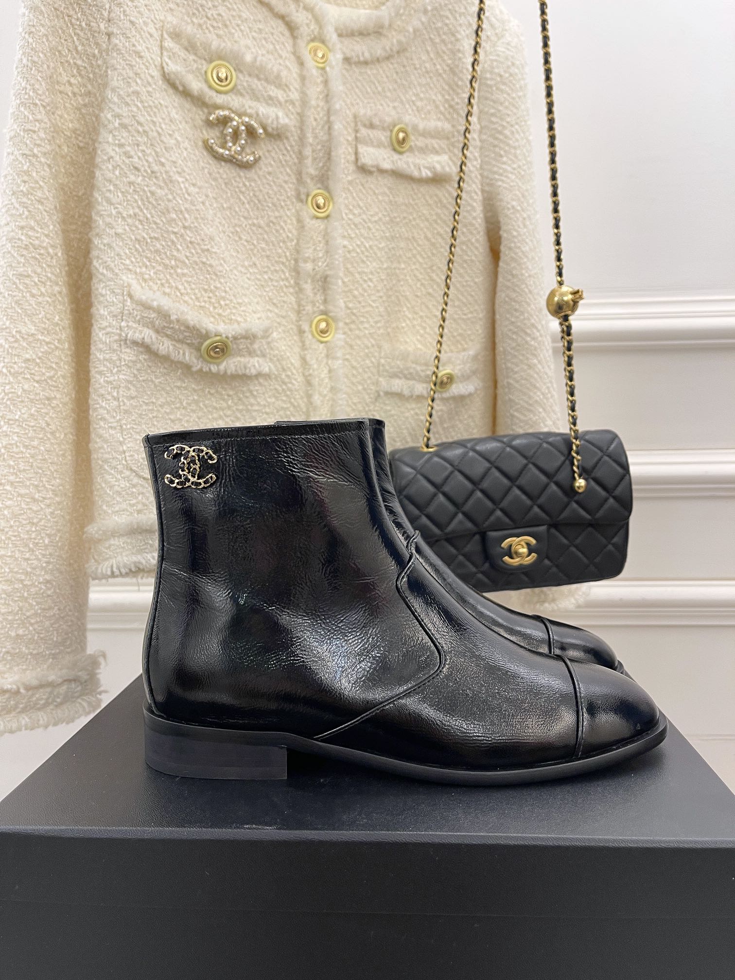 Новинка весны 2022 года от Hermes - Ботильоны - Черные - 1