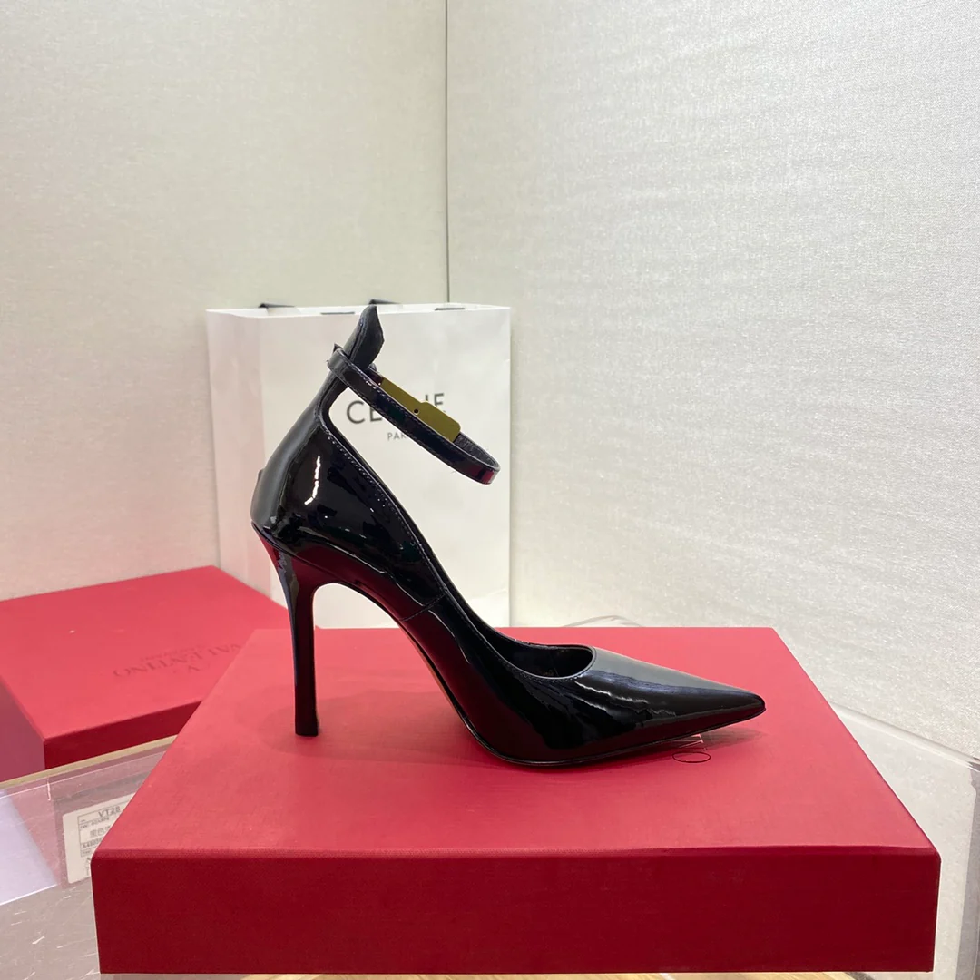 Туфли-лодочки Valentino с острым носком на шпильке - черные - 9 см