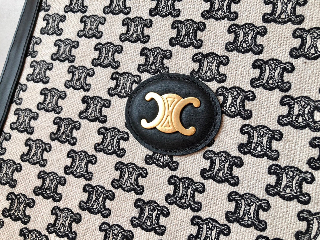 Сумка Celine Cabas Small Triomphe с вышивкой, вертикальная.