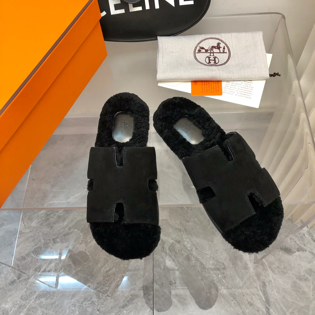 Новинка сезона осень/зима 2023 от Hermes - шерстяные тапочки с манжетой H-образной формы - унисекс - черные