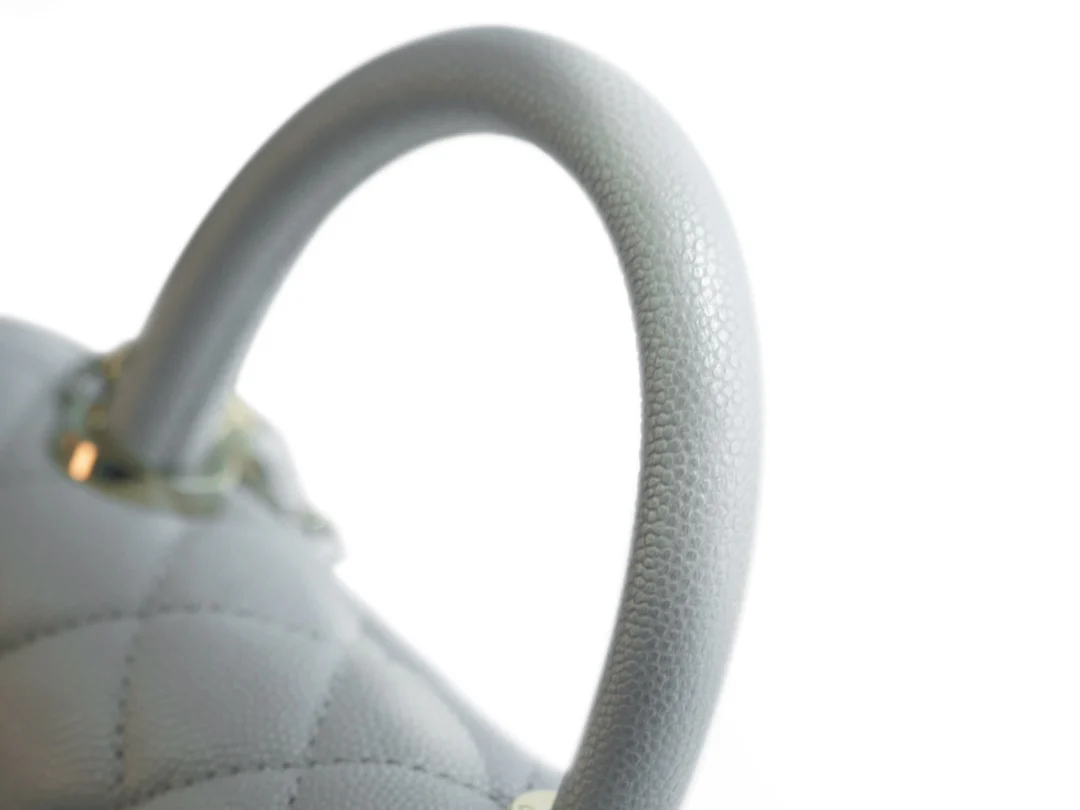 Chanel 2021 Coco Handle из зернистой телячьей кожи - жемчужно-белый - мини-сумка