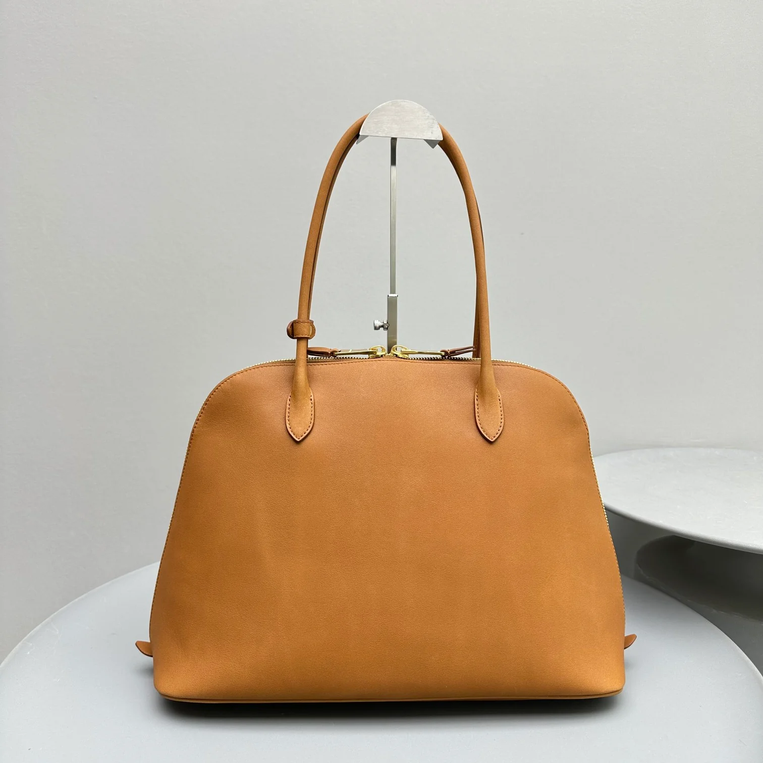 Мотоциклетная сумка Miu Miu 24ss через плечо - коричневая