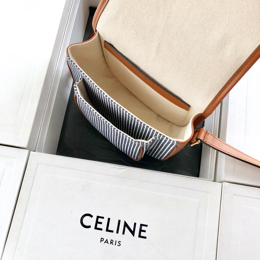 Сумка Celine-folco Saddle Bag - полосатая, из ткани и телячьей кожи.