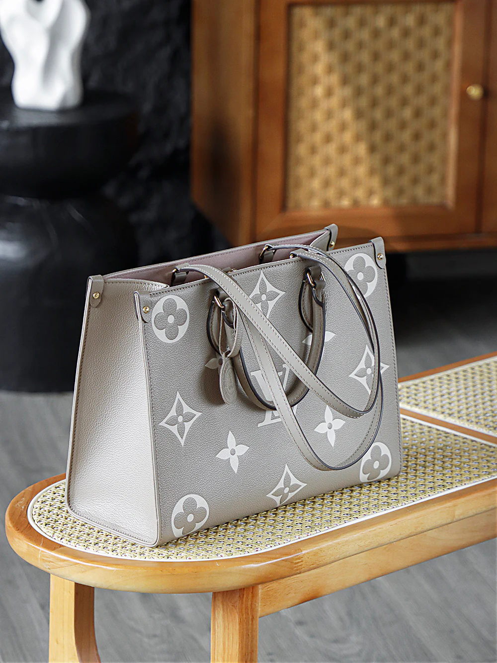 LV-m45494-onthego Средний слоново-серый