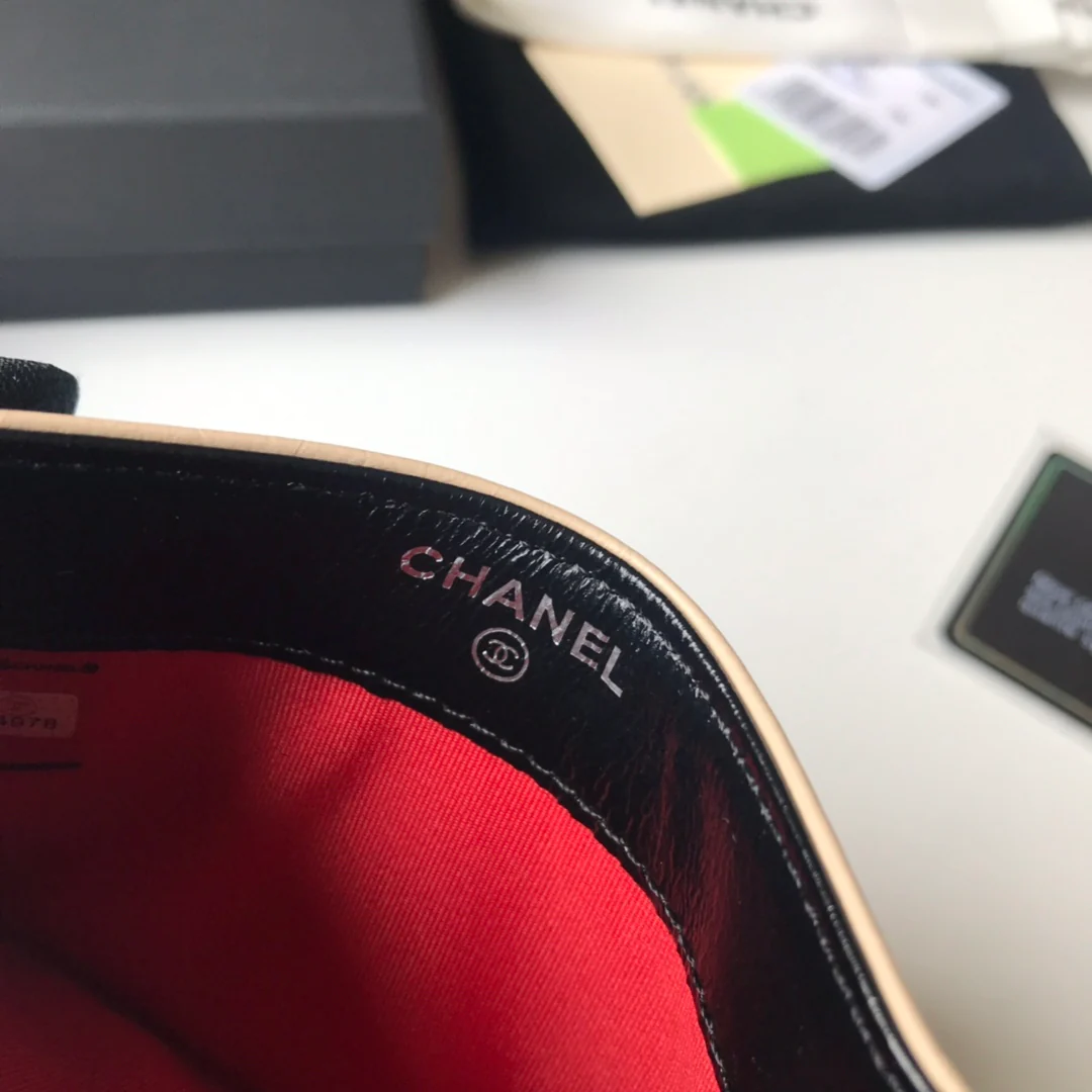 Chanel - Подставка для карт из серии 