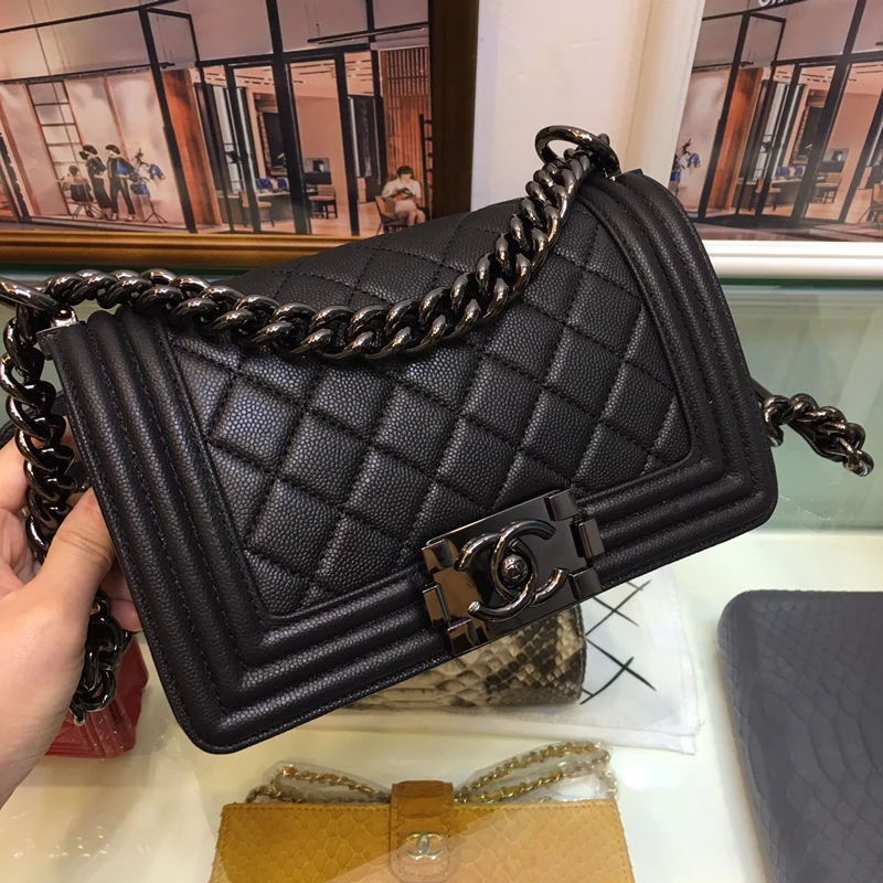 Chanel-boy-20cm-9