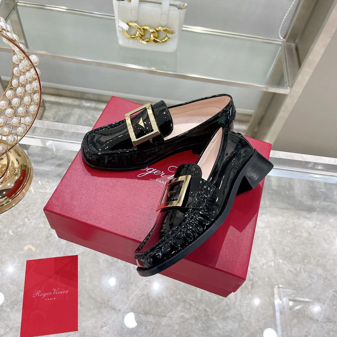 Лакированные лоферы с квадратной пряжкой — черные