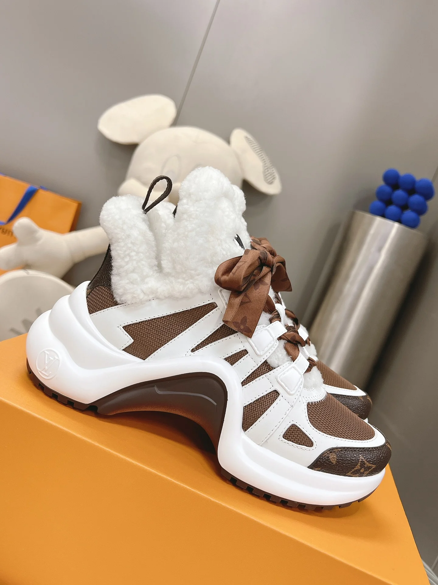 LV - Массивные туфли из шелковой кожи - Коричневые